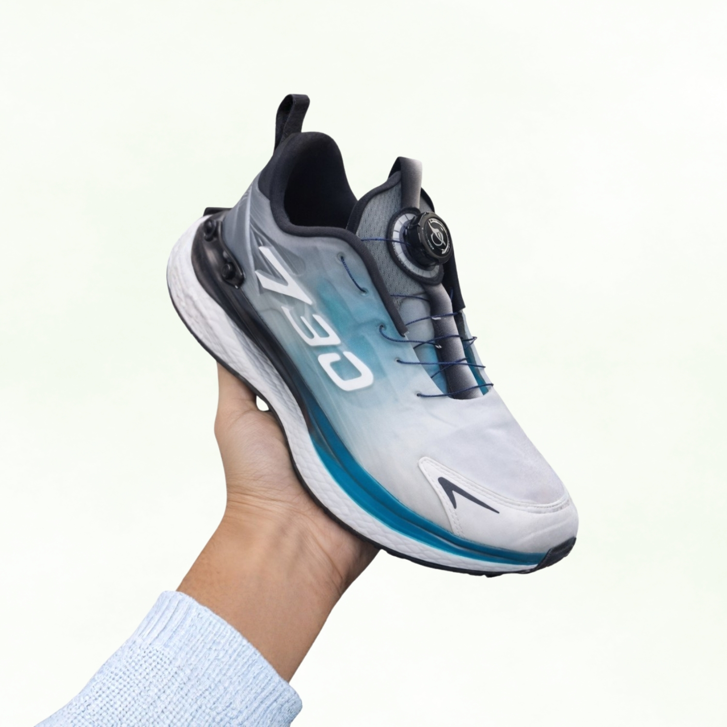 Lightweight Slip-On Sports Sneakers with Dial Lace System